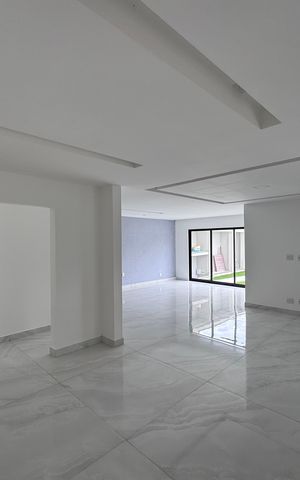 Apartamento à venda com 240m², 3 quartos e 2 vagas Apartamento à venda com 240m², 3 quartos e 2 vagasSala
