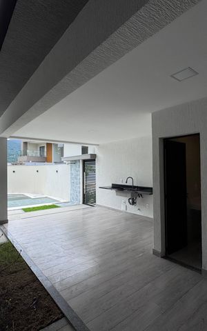 Apartamento à venda com 240m², 3 quartos e 2 vagas Apartamento à venda com 240m², 3 quartos e 2 vagasÁrea externa