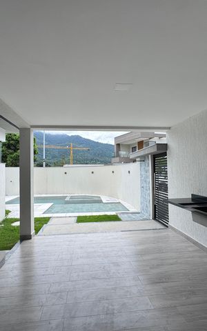 Apartamento à venda com 240m², 3 quartos e 2 vagas Apartamento à venda com 240m², 3 quartos e 2 vagasÁrea externa