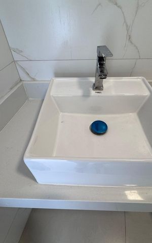 Apartamento à venda com 240m², 3 quartos e 2 vagas Apartamento à venda com 240m², 3 quartos e 2 vagasSuíte 2 - Banheiro