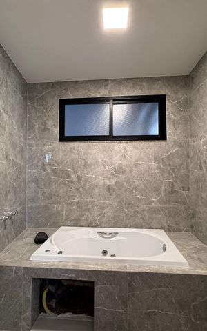 Apartamento à venda com 240m², 3 quartos e 2 vagas Apartamento à venda com 240m², 3 quartos e 2 vagasSuíte 3 - Banheiro