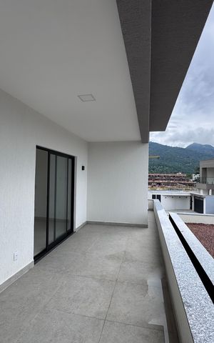Apartamento à venda com 240m², 3 quartos e 2 vagas Apartamento à venda com 240m², 3 quartos e 2 vagasSuíte 2 - Varanda