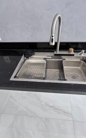 Apartamento à venda com 240m², 3 quartos e 2 vagas Apartamento à venda com 240m², 3 quartos e 2 vagasCozinha e Área de Serviço