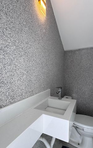 Apartamento à venda com 240m², 3 quartos e 2 vagas Apartamento à venda com 240m², 3 quartos e 2 vagasLavabo