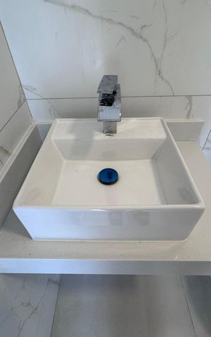 Apartamento à venda com 240m², 3 quartos e 2 vagas Apartamento à venda com 240m², 3 quartos e 2 vagasSuíte 1 - Banheiro