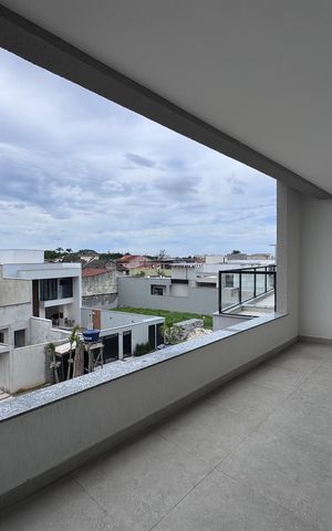 Apartamento à venda com 240m², 3 quartos e 2 vagas Apartamento à venda com 240m², 3 quartos e 2 vagasSuíte 3 - Varanda