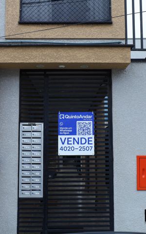 Apartamento para alugar com 35m², 2 quartos e sem vagaPlaca instalada no portão do prédio - Código da placa: VGEF-548