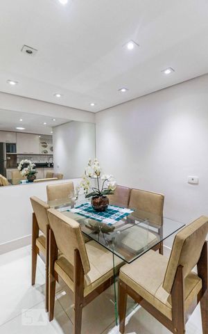 Apartamento à venda com 106m², 2 quartos e 1 vaga Apartamento à venda com 106m², 2 quartos e 1 vagaSala