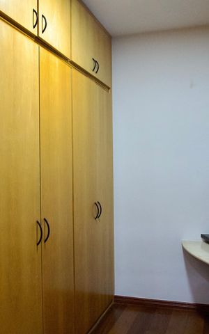 Casa à venda com 371m², 3 quartos e 3 vagas Casa à venda com 371m², 3 quartos e 3 vagasQuarto 2