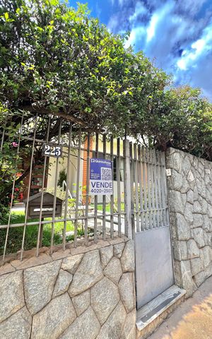 Casa à venda com 371m², 3 quartos e 3 vagas Casa à venda com 371m², 3 quartos e 3 vagasPlaca QuintoAndar