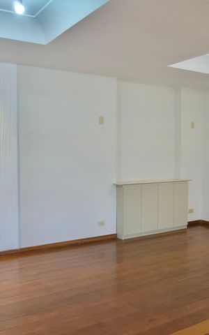 Casa à venda com 371m², 3 quartos e 3 vagas Casa à venda com 371m², 3 quartos e 3 vagasSala