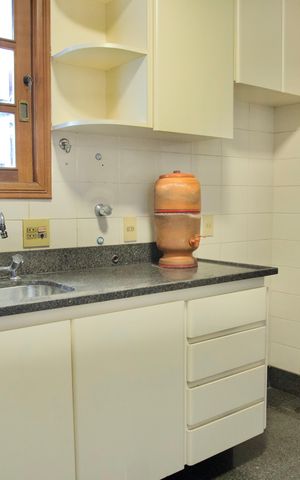Casa à venda com 371m², 3 quartos e 3 vagas Casa à venda com 371m², 3 quartos e 3 vagasCozinha
