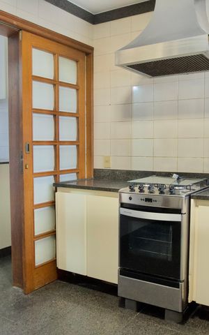Casa à venda com 371m², 3 quartos e 3 vagas Casa à venda com 371m², 3 quartos e 3 vagasCozinha