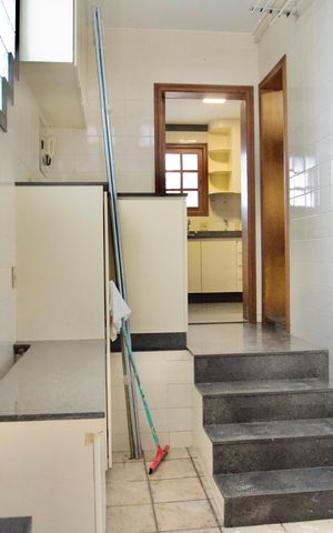 Casa à venda com 371m², 3 quartos e 3 vagas Casa à venda com 371m², 3 quartos e 3 vagasÁrea de Serviço