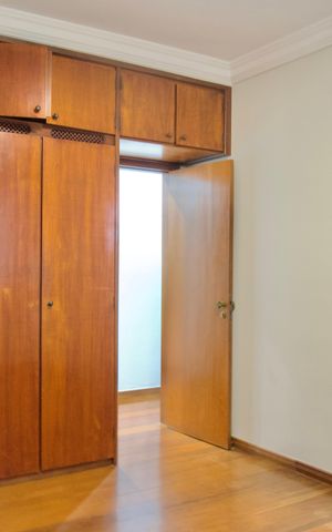 Casa à venda com 371m², 3 quartos e 3 vagas Casa à venda com 371m², 3 quartos e 3 vagasSuíte