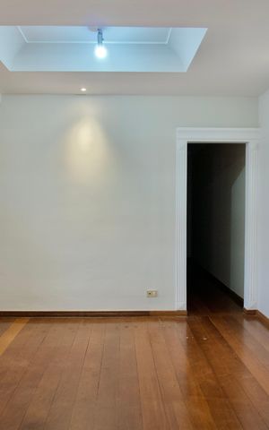 Casa à venda com 371m², 3 quartos e 3 vagas Casa à venda com 371m², 3 quartos e 3 vagasSala
