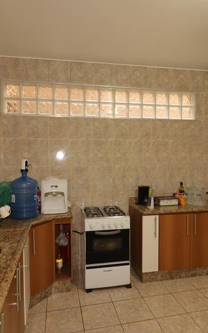 Casa para alugar com 360m², 2 quartos e 3 vagasCasa dos Fundos - Cozinha