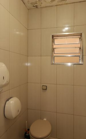 Casa para alugar com 360m², 2 quartos e 3 vagasCasa dos Fundos - Banheiro