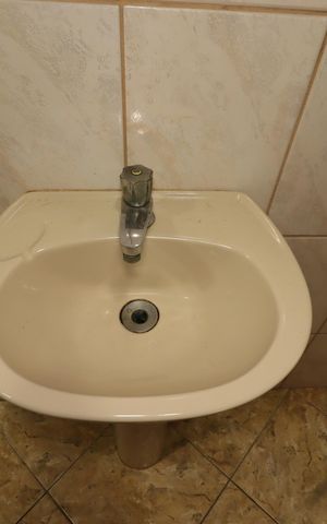Casa para alugar com 360m², 2 quartos e 3 vagasBanheiro da Área Gourmet - Pia