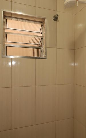 Casa para alugar com 360m², 2 quartos e 3 vagasCasa dos Fundos - Banheiro