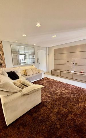 Apartamento à venda com 253m², 4 quartos e 3 vagas Apartamento à venda com 253m², 4 quartos e 3 vagasSala