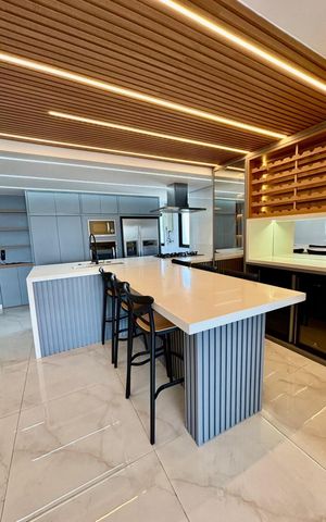 Apartamento à venda com 253m², 4 quartos e 3 vagas Apartamento à venda com 253m², 4 quartos e 3 vagasCozinha