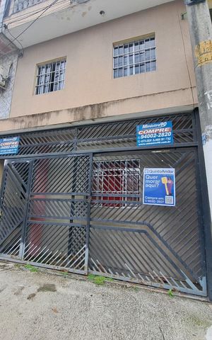 Casa à venda com 100m², 3 quartos e 1 vaga Casa à venda com 100m², 3 quartos e 1 vagaFachada