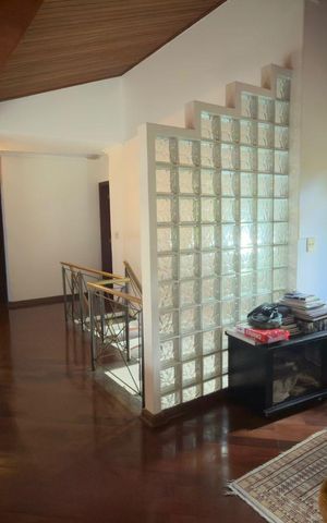 Casa à venda com 380m², 3 quartos e 4 vagas