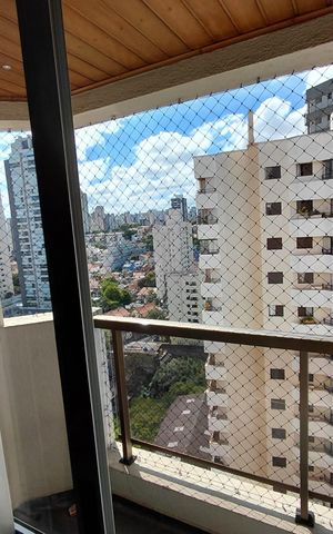 Apartamento à venda com 90m², 3 quartos e 2 vagas Apartamento à venda com 90m², 3 quartos e 2 vagasVaranda