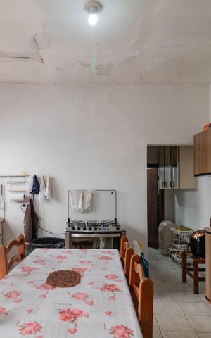 Casa à venda com 253m², 4 quartos e sem vaga Casa à venda com 253m², 4 quartos e sem vagaCozinha