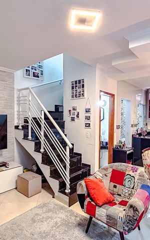 Casa de condomínio à venda com 141m², 3 quartos e 2 vagasSala