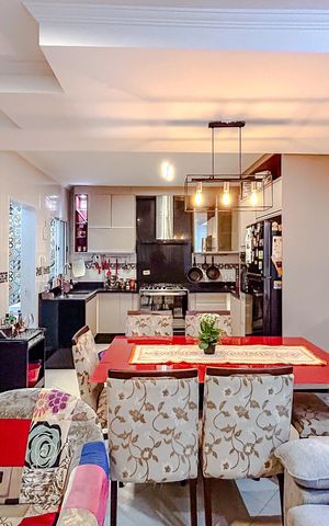 Casa de condomínio à venda com 141m², 3 quartos e 2 vagasSala