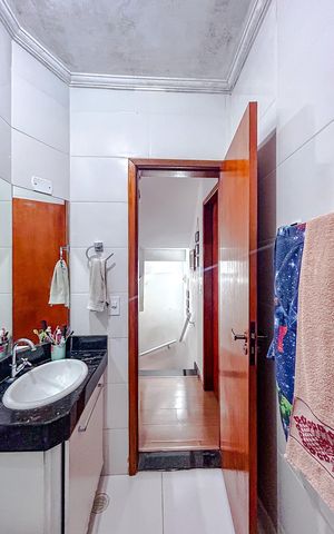 Casa de condomínio à venda com 141m², 3 quartos e 2 vagasBanheiro