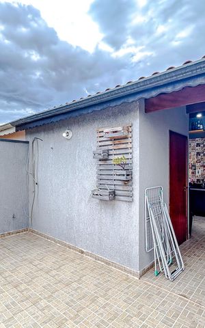 Casa de condomínio à venda com 141m², 3 quartos e 2 vagasÁrea externa
