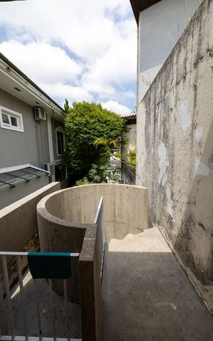 Casa de condomínio para alugar com 330m², 4 quartos e 4 vagas Casa de condomínio para alugar com 330m², 4 quartos e 4 vagasAcesso 2