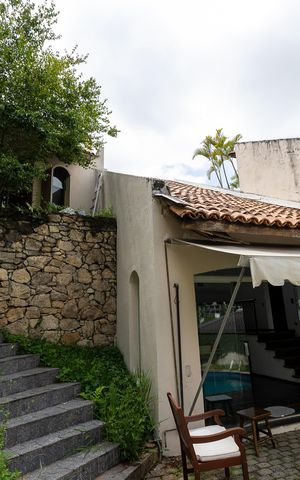 Casa de condomínio para alugar com 330m², 4 quartos e 4 vagas Casa de condomínio para alugar com 330m², 4 quartos e 4 vagasQuintal