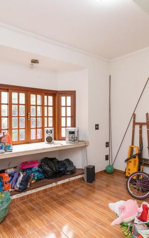 Casa à venda com 315m², 4 quartos e 4 vagasEdícula