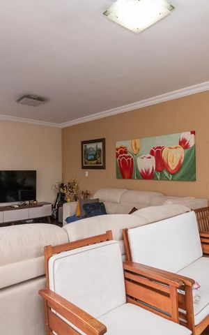 Casa à venda com 315m², 4 quartos e 4 vagasSala
