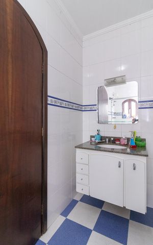 Casa à venda com 315m², 4 quartos e 4 vagasBanheiro da Suíte 2