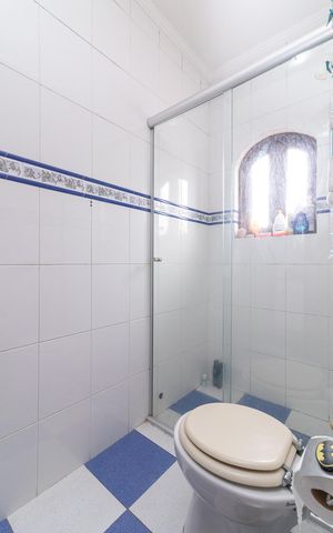 Casa à venda com 315m², 4 quartos e 4 vagasBanheiro da Suíte 2