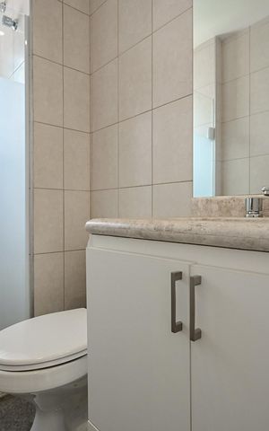 Apartamento para alugar com 160m², 3 quartos e 4 vagasBanheiro Suíte 2