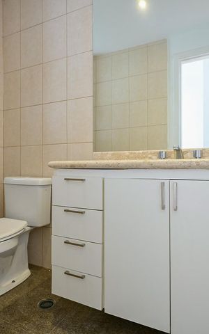 Apartamento para alugar com 160m², 3 quartos e 4 vagasBanheiro Suíte 1