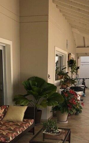 Casa de condomínio à venda com 340m², 3 quartos e 3 vagas