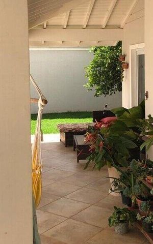 Casa de condomínio à venda com 340m², 3 quartos e 3 vagas