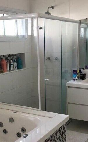 Casa de condomínio à venda com 340m², 3 quartos e 3 vagas