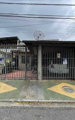 Casa à venda com 186m², 4 quartos e 3 vagasFachada