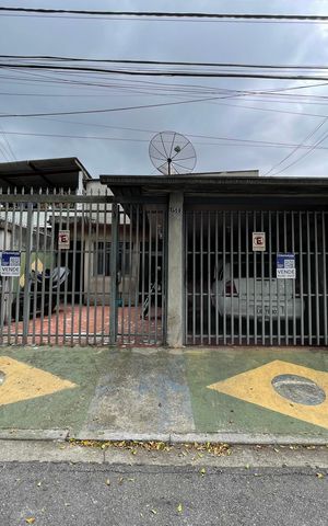 Casa à venda com 186m², 4 quartos e 3 vagasFachada