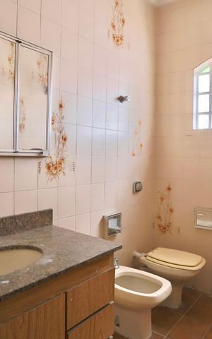 Casa à venda com 69m², 2 quartos e sem vaga Casa à venda com 69m², 2 quartos e sem vagaBanheiro