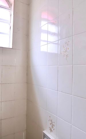 Casa à venda com 69m², 2 quartos e sem vaga Casa à venda com 69m², 2 quartos e sem vagaBanheiro de serviço