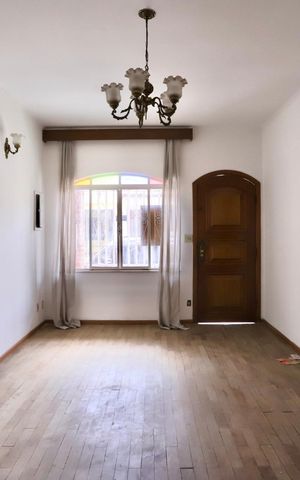 Casa à venda com 69m², 2 quartos e sem vaga Casa à venda com 69m², 2 quartos e sem vagaSala